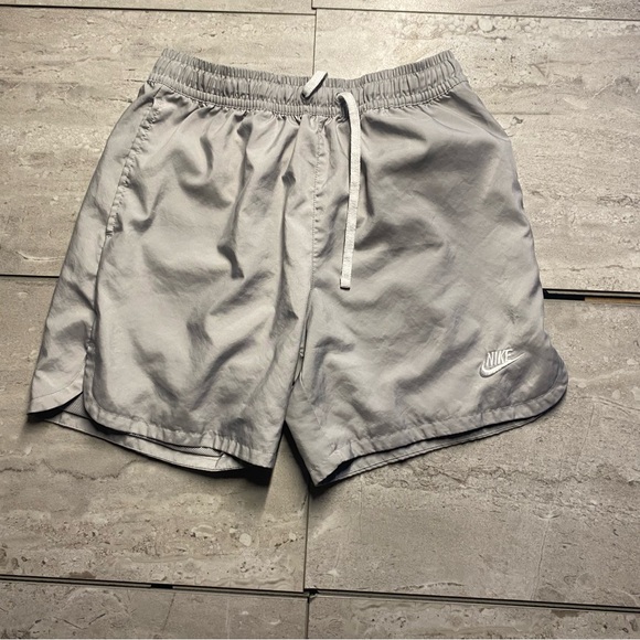 SWIMWEAR Vintage Nike Men's Light Gray shorts - Picture 1 of 3